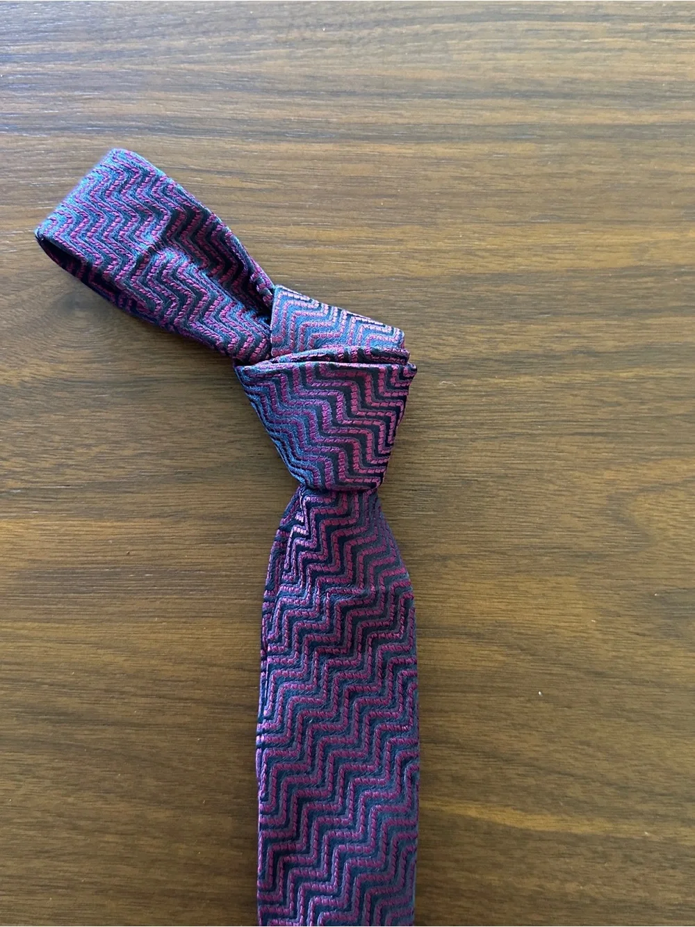 English Laundry Burgundy & Navy Zigzag Woven Tie